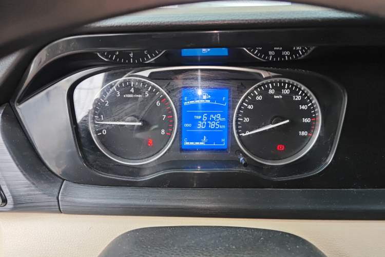 Used CHANGAN KUAYUE Xing V3 2023 1.3L Gasoline Standard Version 2-Seater Van Odometer Close Up
