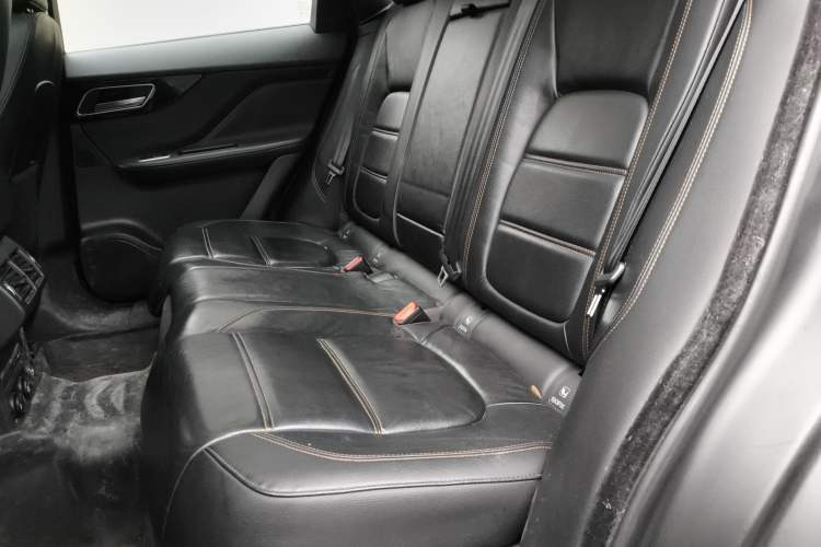 Used Jaguar F-PACE 2016 2.0T Two-Wheel Drive Urban Luxury Edition Left Rear Seat