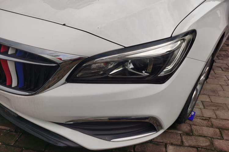 Used Buick Verano 2018 Sedan 20T Dual-Clutch Leading Model Left Front Headlight