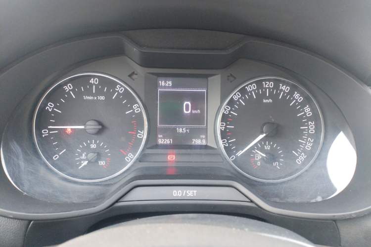 Used Skoda Octavia 2015 1.6L Manual Yijun Edition Instrument Cluster