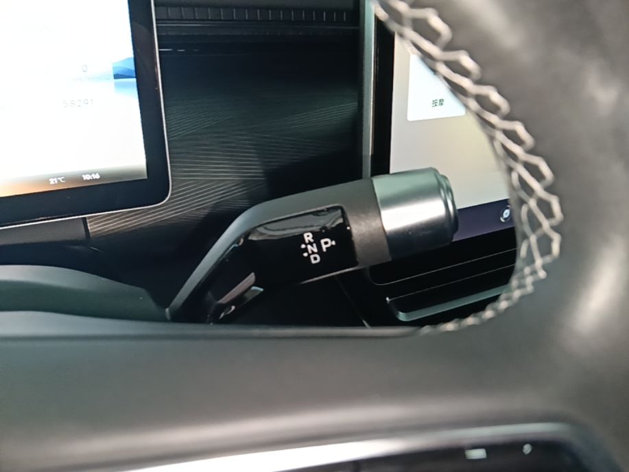 Geely Galaxy LEVC L380 2025 570 km Excellence Edition — снимка 16