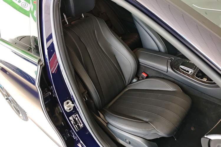 Used Mercedes-Benz E-Class 2021 Updated E 260 Fashion Sport Edition Right Front Seat