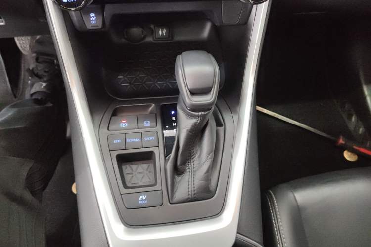 Used Toyota Wildlander 2020 Dual-Engine 2.5L E-CVT Two-Wheel Drive Luxury Edition
