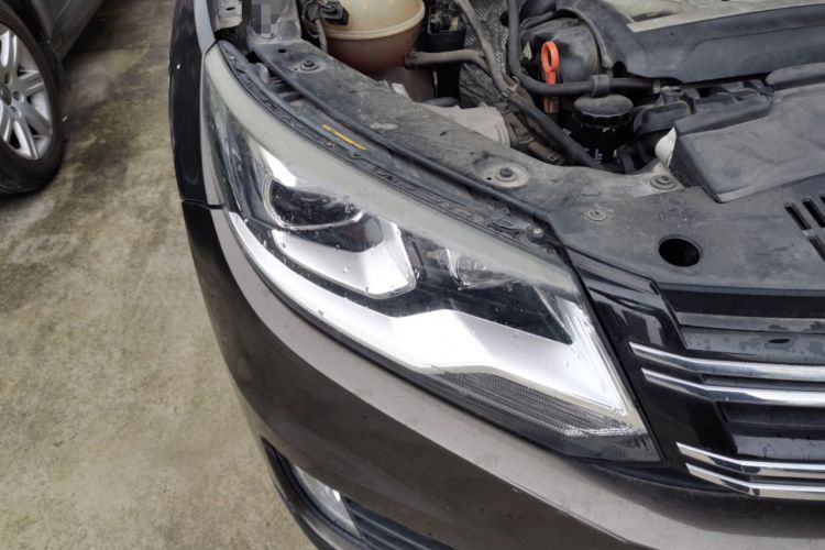 Used Volkswagen Tiguan 2013 1.8 TSI Automatic Two-Wheel Drive Comfort Edition Right Front Headlight