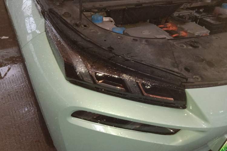 Used AION V 2022 Plus 70 Executive Edition Lithium Iron Phosphate Right Front Headlight