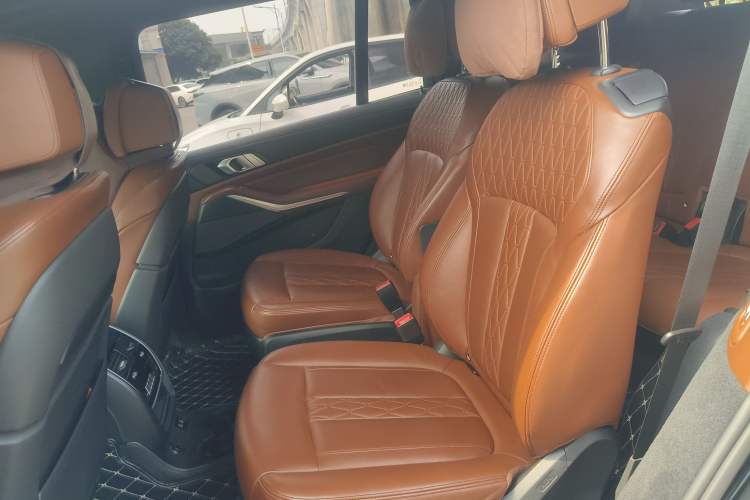 Used BMW X7 2020 xDrive40i Luxury Package with Premium Features
