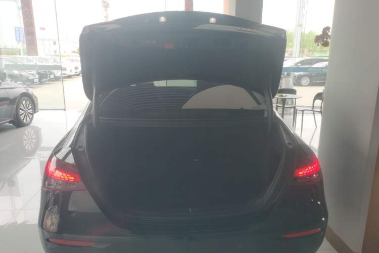 Used Mercedes-Benz E-Class 2023 E 260 L
