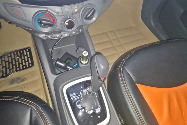 Used Chevrolet Sail 2015 Sail 3 1.3L AMT Ideal Edition Gear Lever