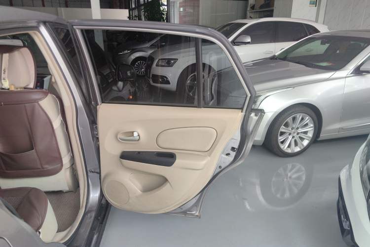 Used Venucia D50 2013 1.6L Automatic Fashion Edition