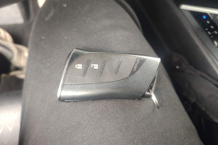 Used Lexus UX 2020 260h Explore & Adventure Edition