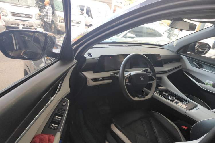 Used Changan CS75 PLUS 2023 3rd Generation 1.5T Automatic Prestige Model
