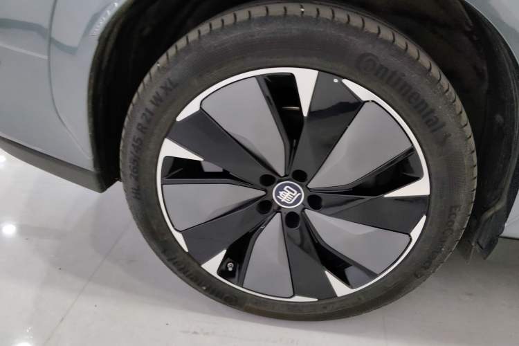 Used BYD Tang L 2025 DM 175KM Drone Player Edition Right Rear Wheel Hub
