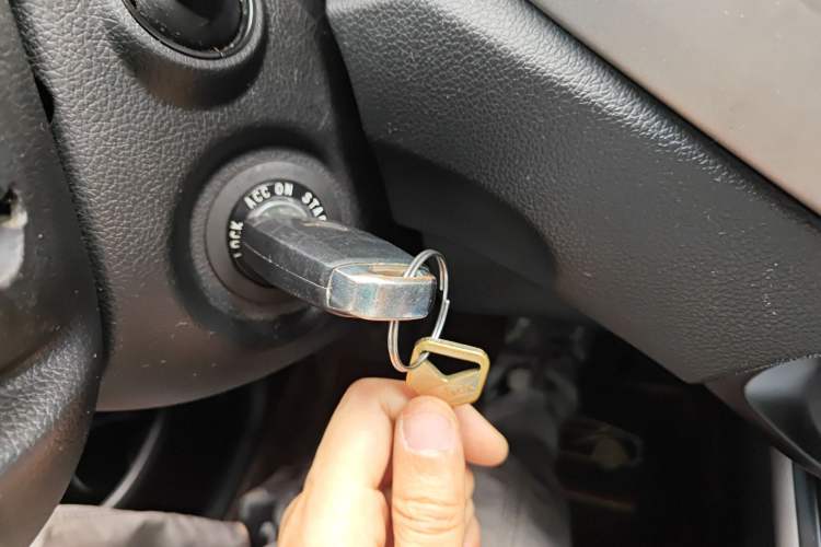 Used Kia Carens 2013 2.0L 5-Seater Automatic Standard Version China V Standard Vehicle Key