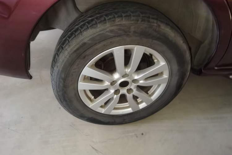 Used Venucia T70 2015 2.0L CVT Smart Choice Edition
