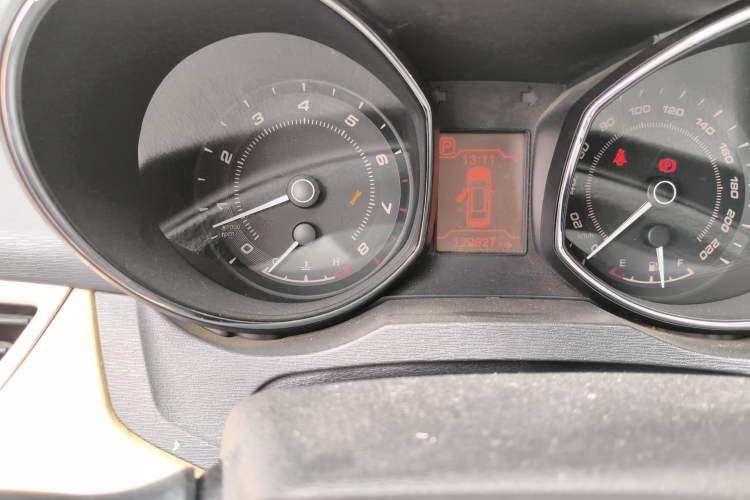 Used Chery Arrizo 7 2014 1.6L CVT ZhiShang Magic Edition Odometer Close Up