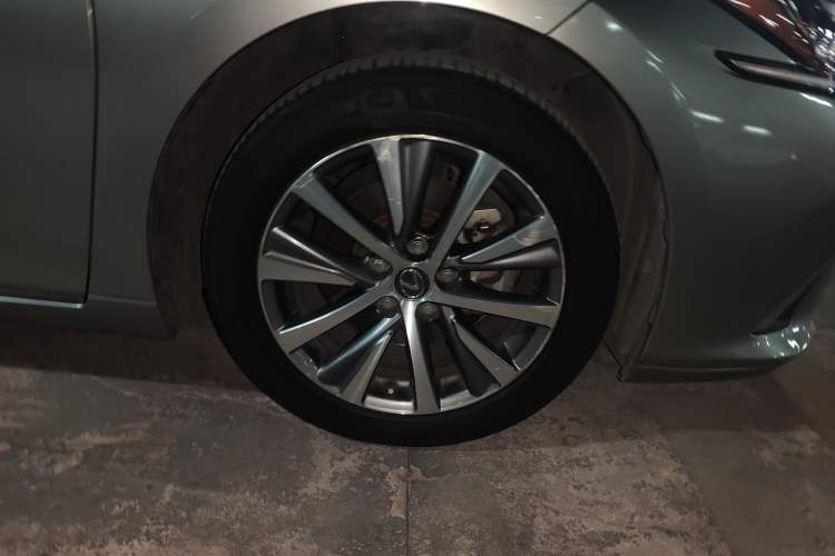 Used Lexus ES 2020 200 Excellence Edition
