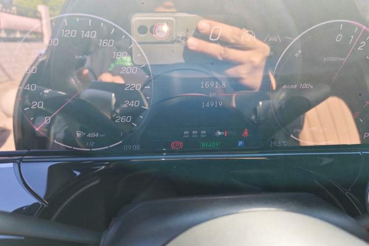 Used Mercedes-Benz E-Class New Energy 2024 E 350 e L Plug-in Hybrid Sedan Odometer Close Up