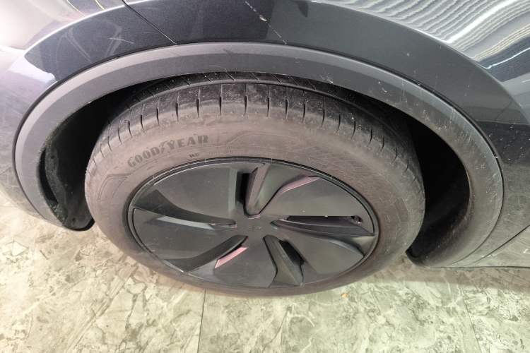 Used Tesla Model Y 2025 Rear-Wheel-Drive Version
