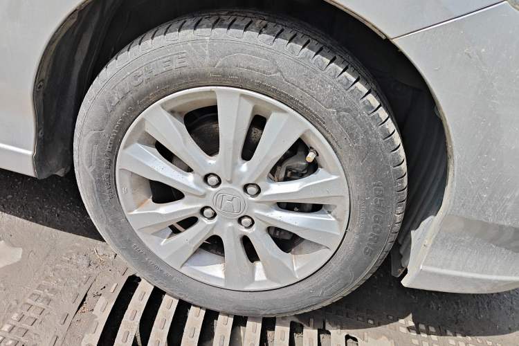 Used Honda City Classic 2014 Style 1.5L Automatic Elite Edition Right Front Wheel Hub