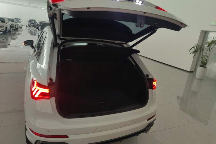 Used Audi Q3 2020 35 TFSI Fashion Dynamic Model Trunk