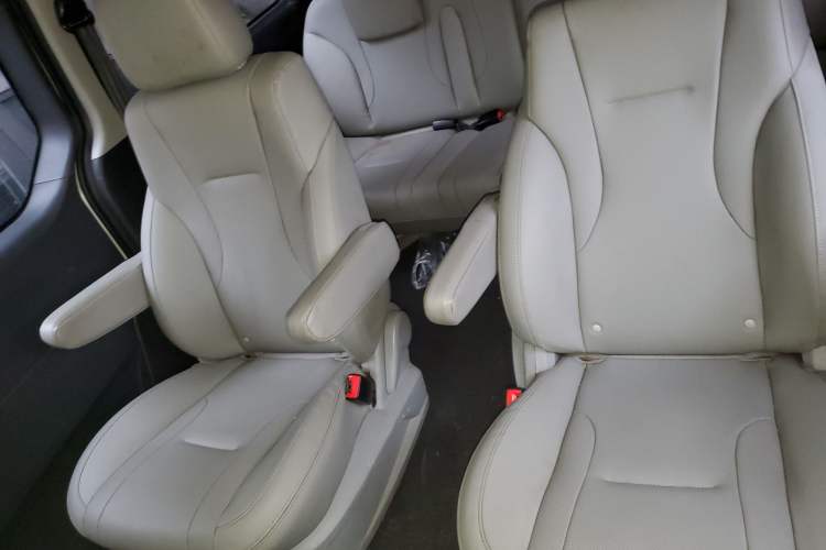 Used JAC Refine M4 2018 2.0L Manual Express Version