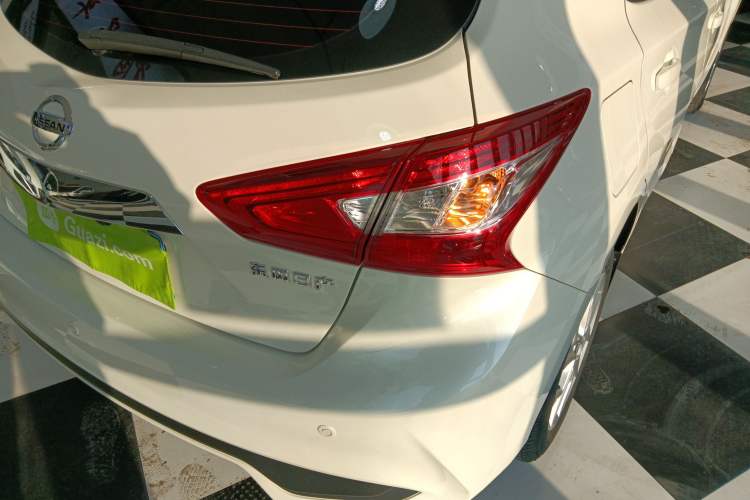 Used Nissan Tiida 2021 1.6L CVT Cool Edition
