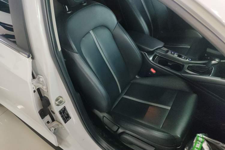 Used Hyundai Lafesta 2019 280TGDi Smart Speed Version China VI Standard Right Front Seat