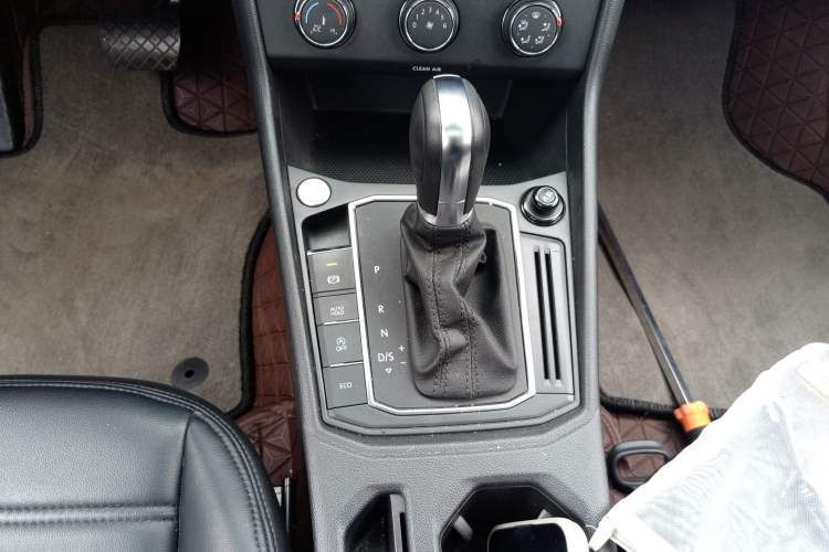 Used Volkswagen Lavida 2023 300TSI DSG Full-Comfort Edition Gear Lever