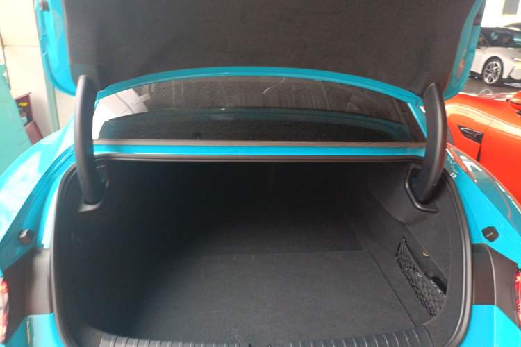 Used Xiaomi Auto SU7 2024 Four-Wheel Drive Ultra-Long Range Advanced Intelligent Driving Max Edition Trunk