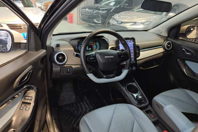 Used Chery Little Ant 2022 Revised Version Sweet Pink Edition Half-Sugar Version Lithium Iron Phosphate 30.7 kWh 30 kW 301 km