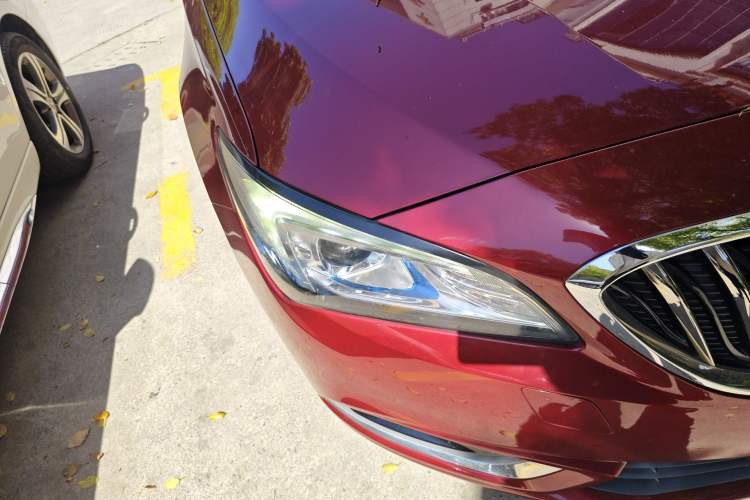 Used Buick Verano 2015 Sedan 20T Dual-Clutch Leading Model Right Front Headlight