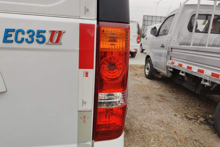 Used Ruichi EC35 2021 EC35 III Long-Range Version 41.86 kWh
