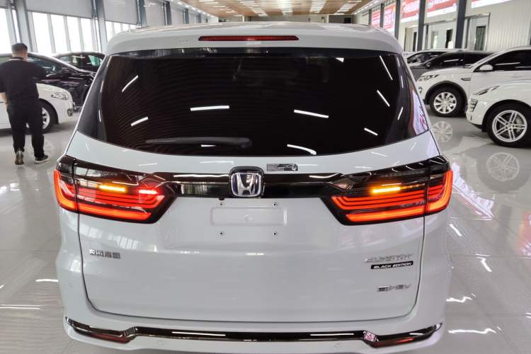 Used Honda Elysion 2024 2.0L eHEV Luxury Edition
