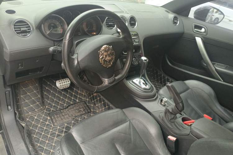 Used Peugeot RCZ 2011 1.6T Fashion Edition Center Console