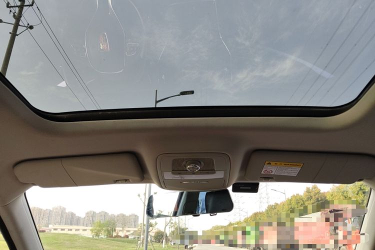 Used Roewe RX5 2016 20T Two-Wheel Drive Manual Transmission Internet Smart Edition Headliner