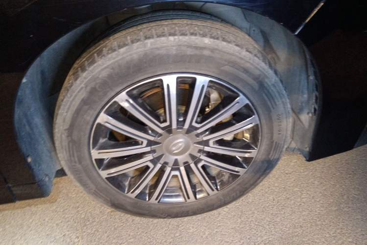 Used GAC Trumpchi M8 2021 Lingxiu Series 390T Ultimate Edition Right Front Wheel Hub