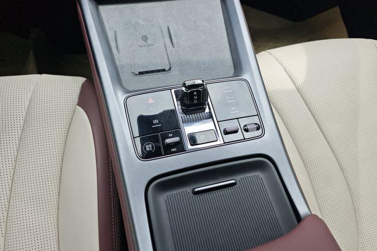Used BYD Seal 2024 HONOR Edition DM-i 1.5L 121km Prestige Model Gear Lever