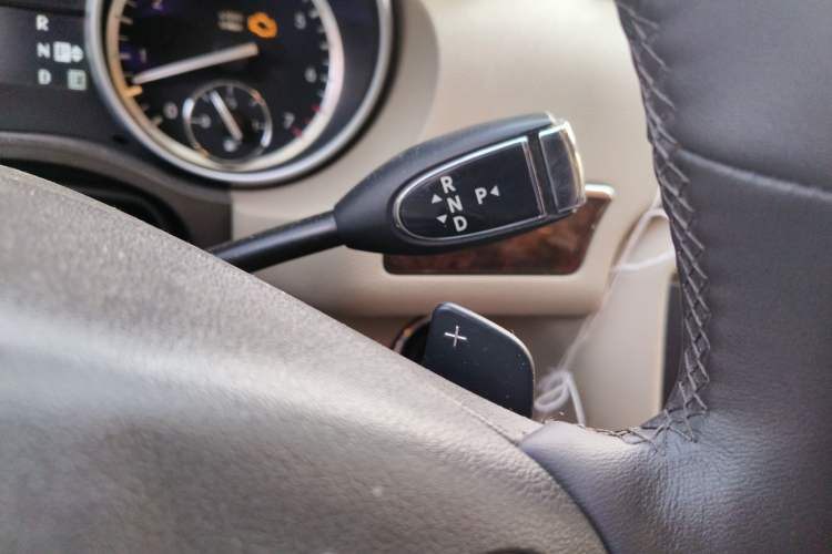 Used Mercedes-Benz R-Class 2011 R 300 L Business Model