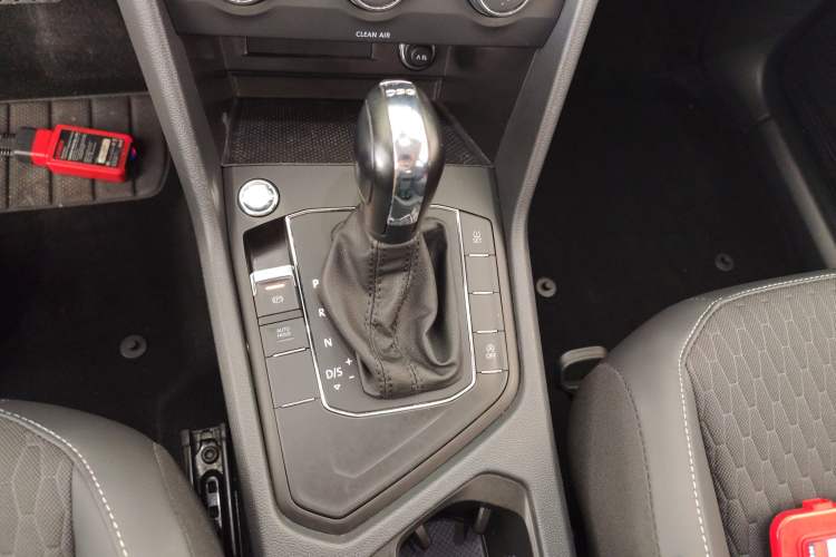 Used Volkswagen Tiguan L 2019 330TSI Automatic Two-Wheel Drive Luxury Edition China V Standard Gear Lever