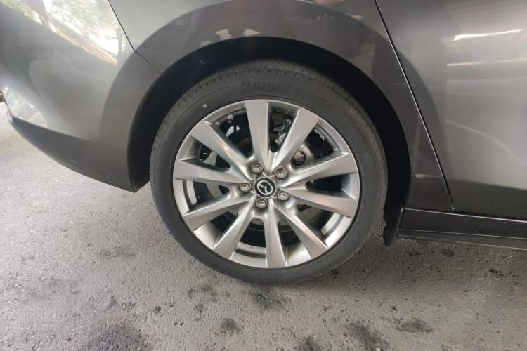 Used Mazda 3 Axela 2021 2.0L Automatic Zhiya Edition Right Rear Wheel Hub