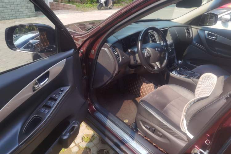 Used Infiniti QX50 2015 2.5L Comfort Edition
