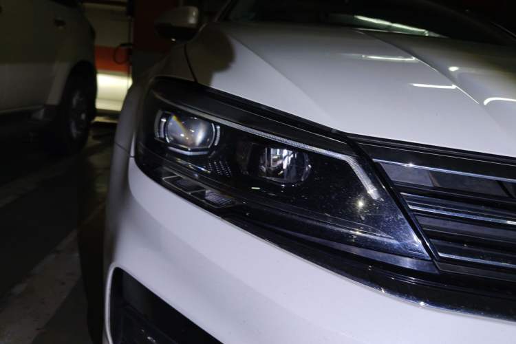 Used Volkswagen Lamando 2019 280TSI DSG Comfort Edition China VI standard Right Front Headlight