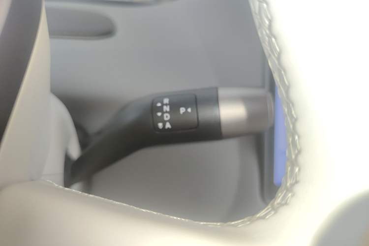 Used Li Auto i6 2025 Model Four-Wheel-Drive Standard Type
