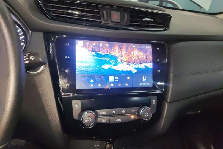 Used Nissan X-Trail 2023 Classic 2.0L Two-Wheel Drive Smart Connect Premium Edition
