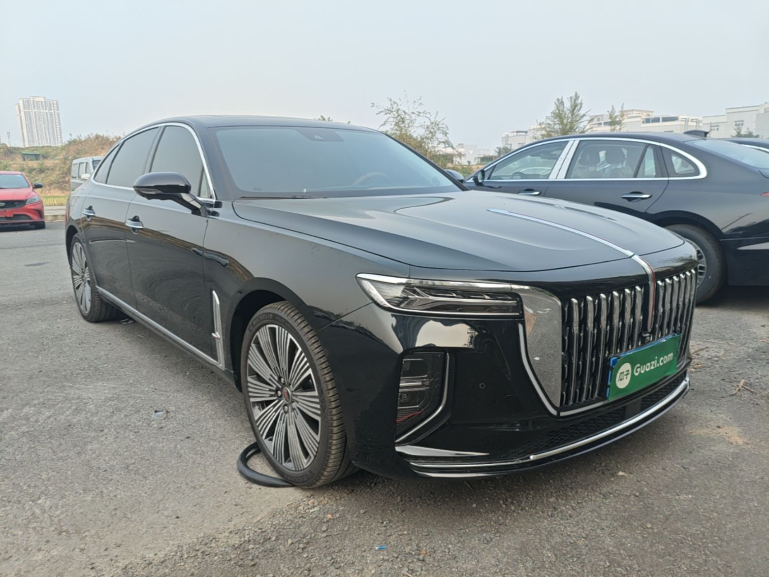 Hongqi H9 2025 Model Facelifted 2.0T Two-Wheel Drive Flag-Style Luxury Business Edition, 5 Seats - Chinese Trim Xiang — снимка 3