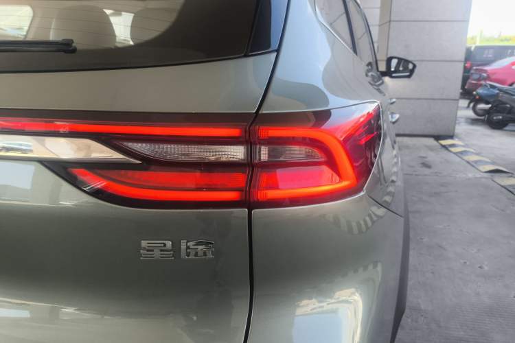 Used EXEED Lingyun 2024 300T Two-Wheel Drive Starlight Edition