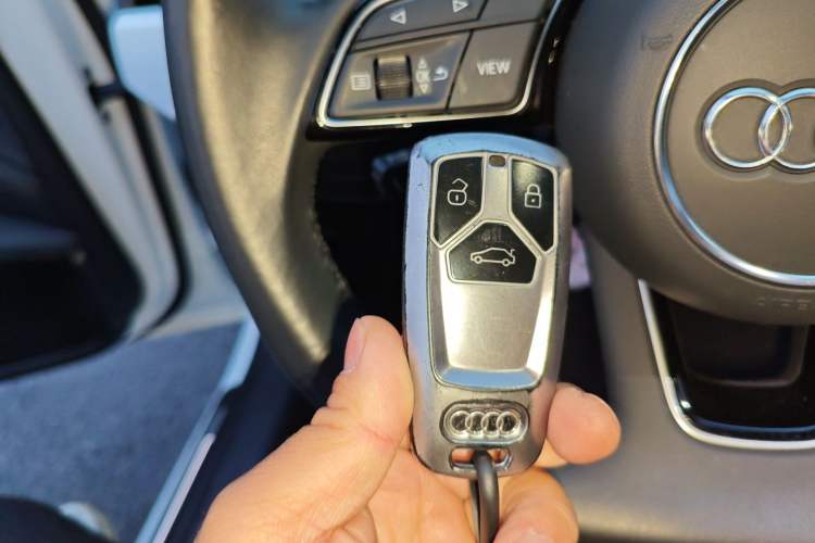 Used Audi A4L 2022 40 TFSI Luxury Dynamic Model
