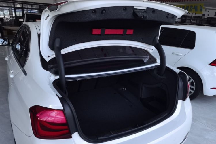 Used BMW 3 Series 2016 320Li Ambition Model
