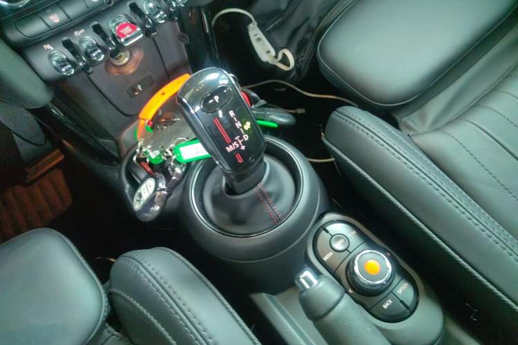 Used MINI 2019 2.0T COOPER S Artist Five-Door Edition Gear Lever