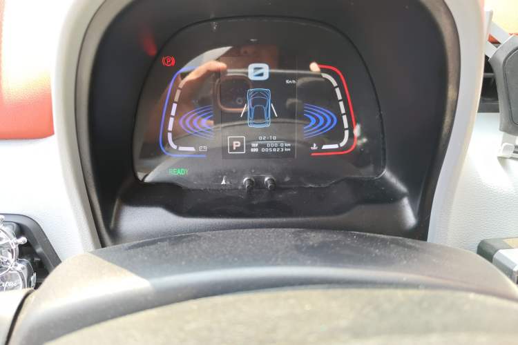 Used Zotye E200 2017 Luxury Model Odometer Close Up